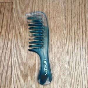 Revlon green ombré one wide teeth comb.